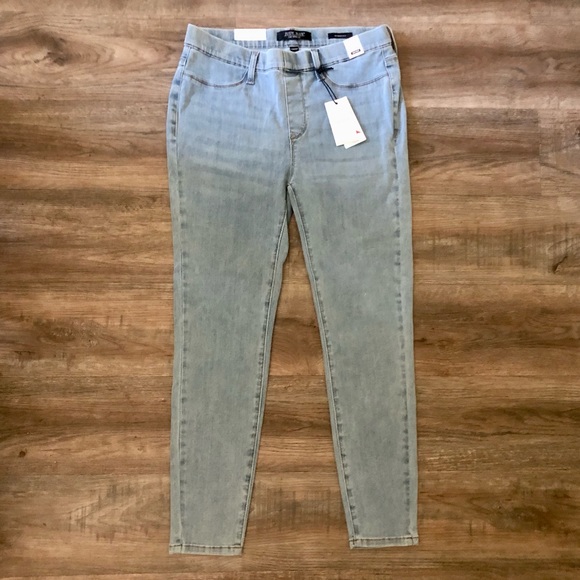 NWT Judy Blue Mid Rise Skinny Fit Jeans - Picture 2 of 8